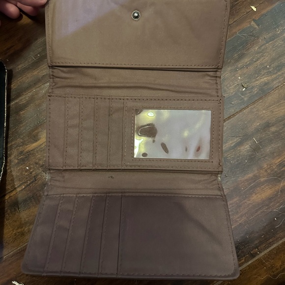 Two good quality wallets - Picture 2 of 5